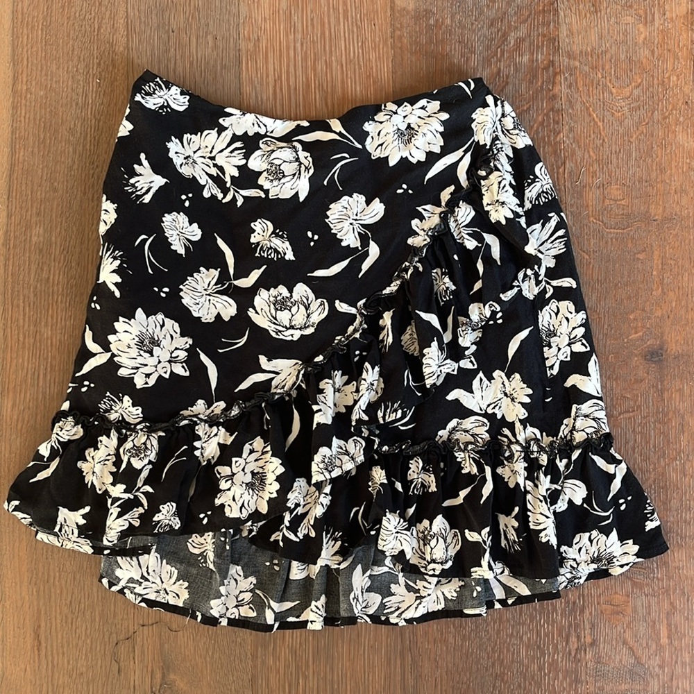 Free People Boho Garden Girl Ruffle Mini Skirt Black White Floral Dainty Girly